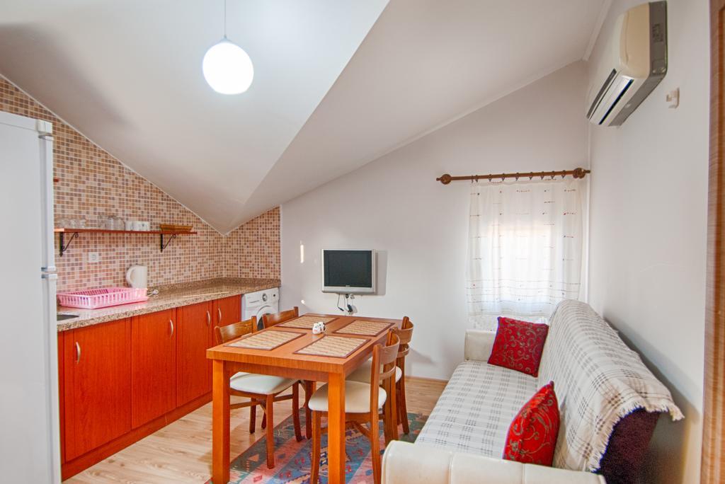 Burak Apart Hotel Fethiye Bagian luar foto